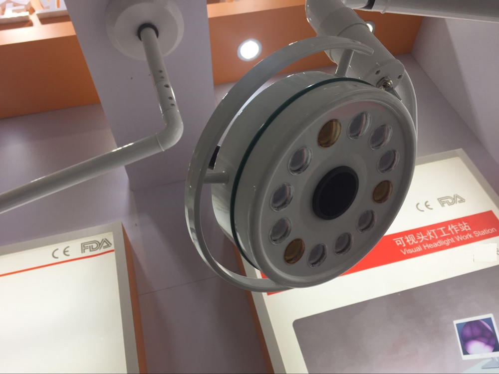 Wall mounted LED examination light for clinic and veterinary