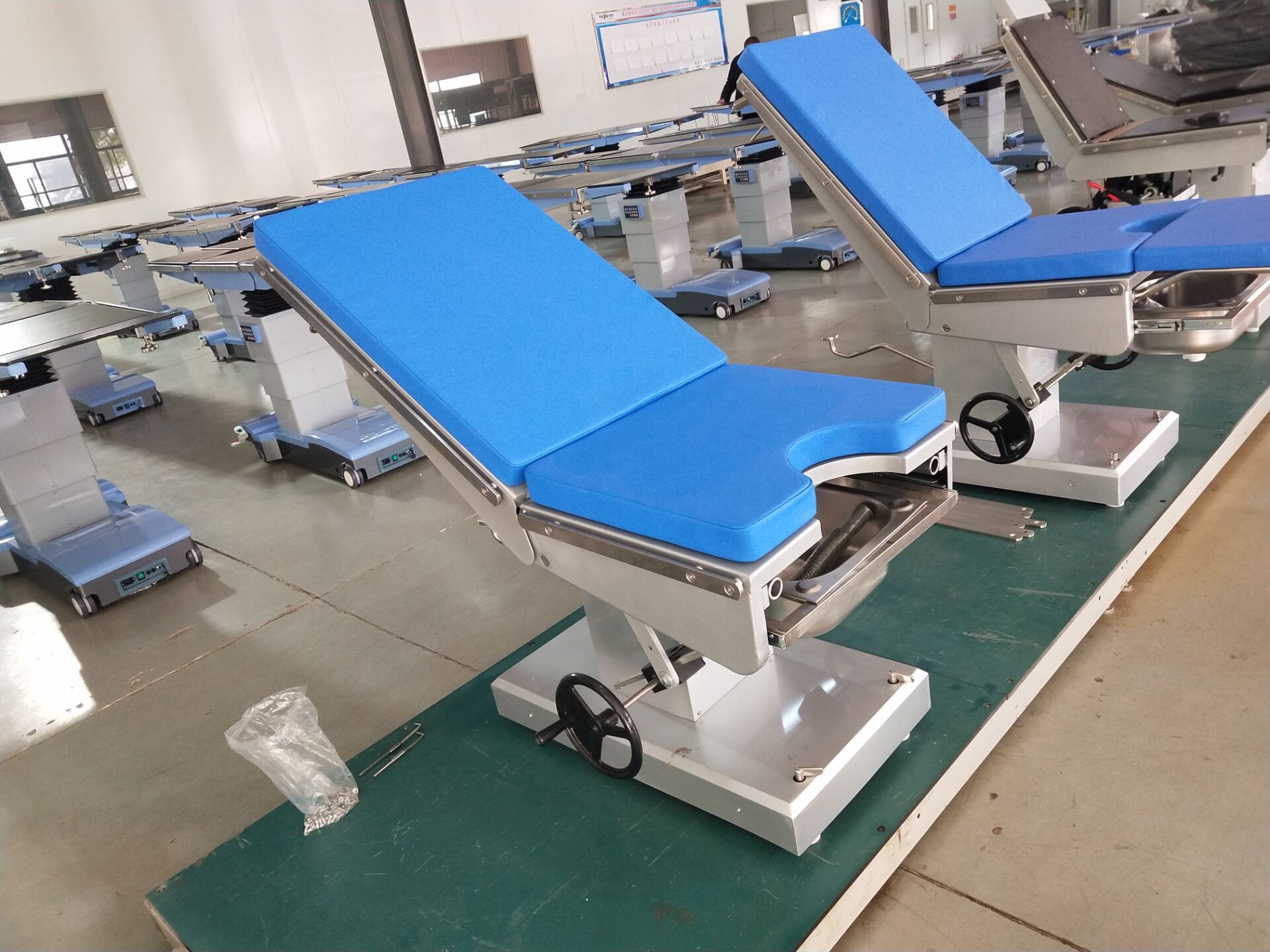 Hydraulic Multi-purpose Manual obstetric Delivery table Hospital Surgical manual gynecology Exam bed