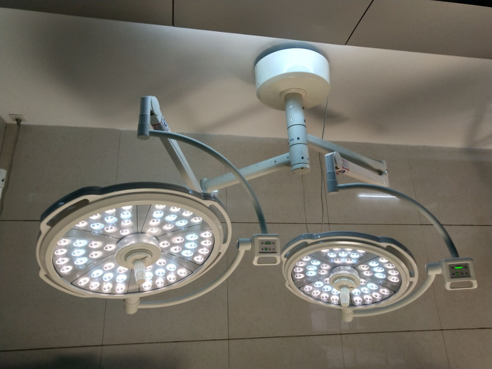 Veterinary clinic ceiling type double head LED operation lamp