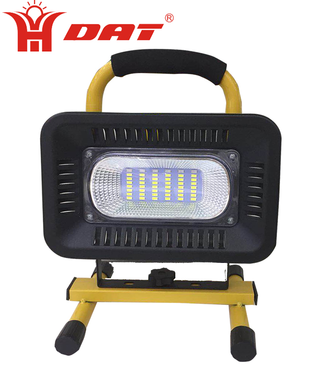 Outdoor led emergency light HY-8255 50w waterproof IP67 solar flood  light with USB charger function