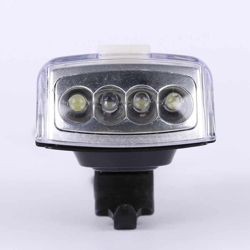 Factory wholesale battery-powered bright front bicycle light LED for night riding