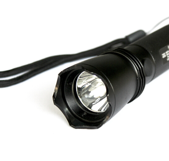 TMN1408A IP66 Swat/Police/Military/Self Defensive 1000m Long Range Strong Light Led Rechargeable Torch Flashlight