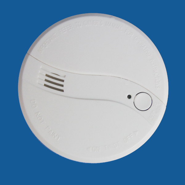 Smart smoke alarm with dustproof detector for home use