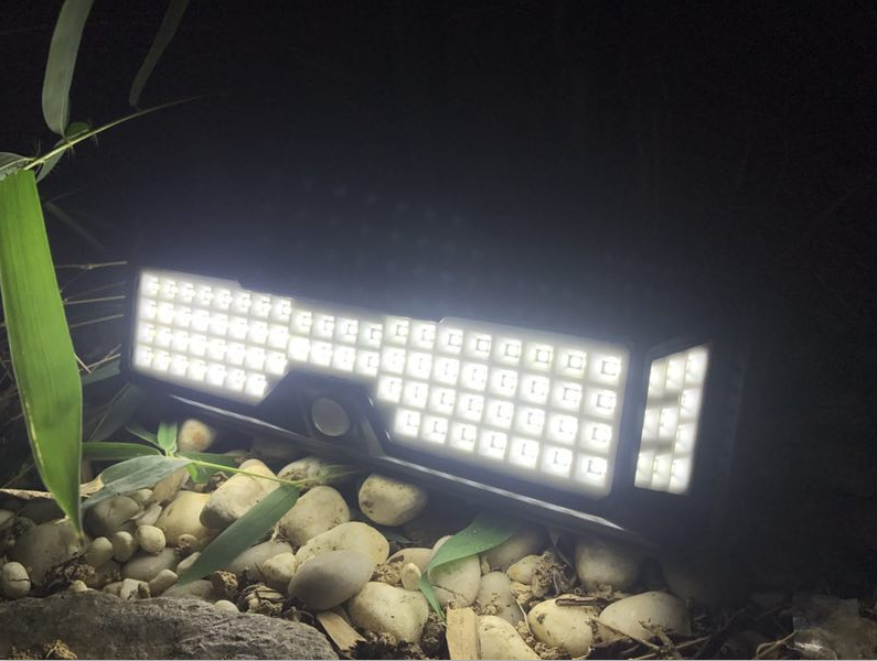 2018 waterproof super bright 136 led solar outdoor lawn pathway wall fence pir sensor motion security light lamp