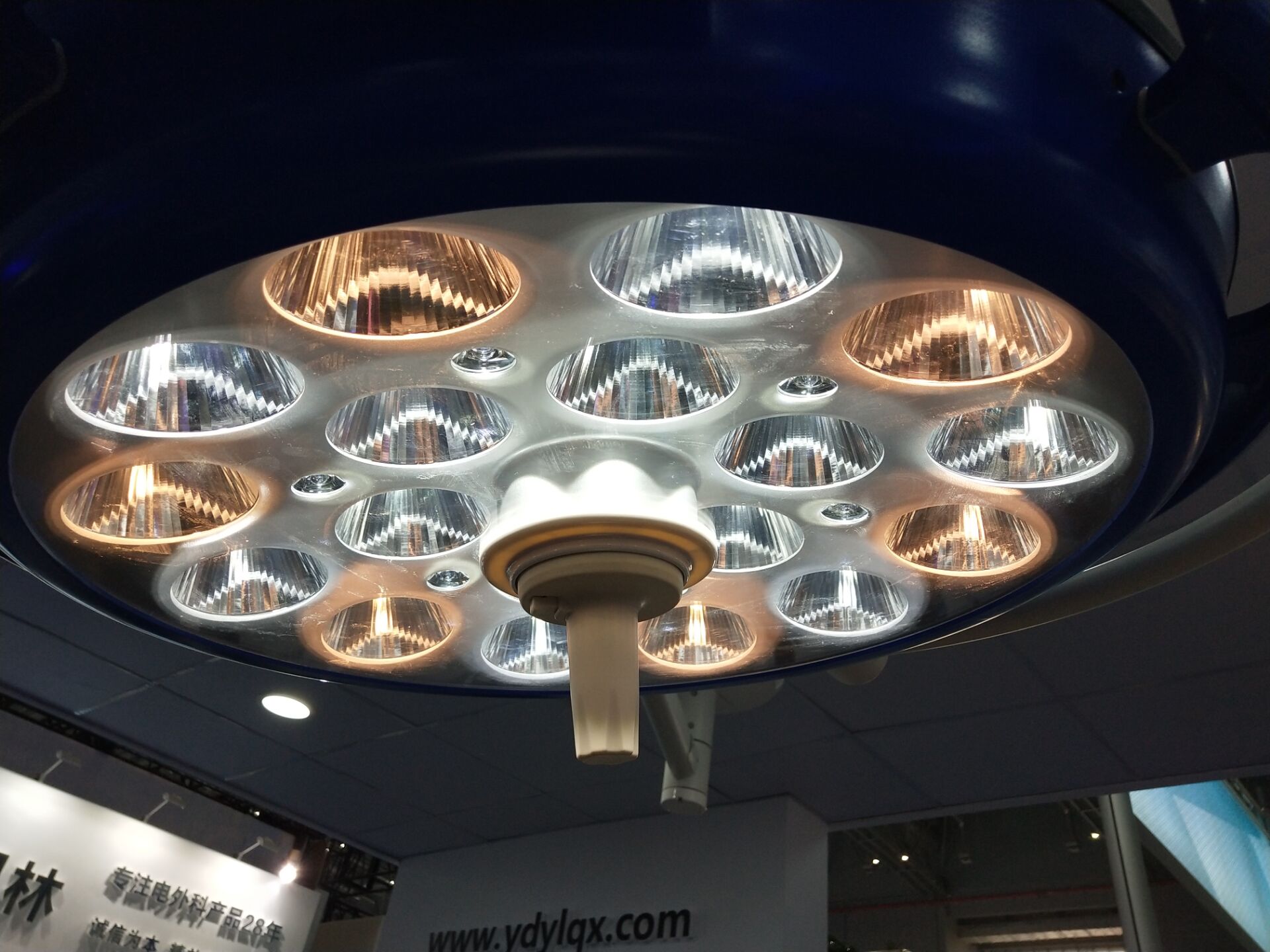 Hospital medical LED single dome head ceiling operating light