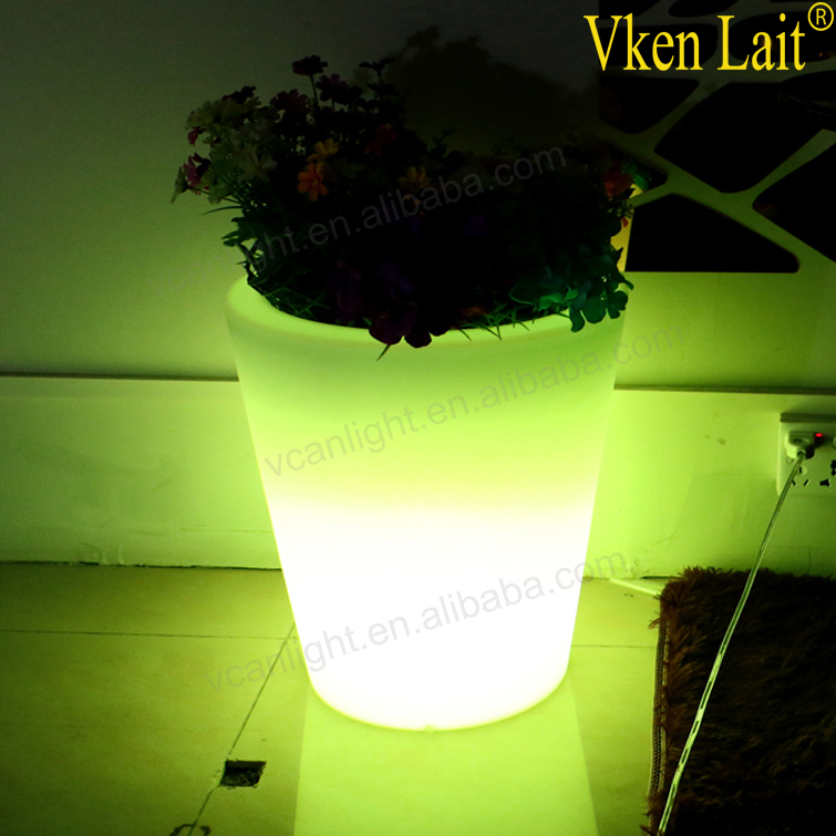 Waterproof Outdoor PE Plastic LED Light Flower Pot for the home garden really nice choose