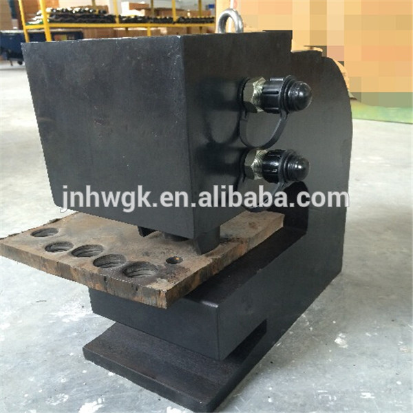 Hydraulic metal flat hole puncher