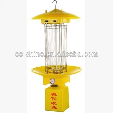 solar insect killer lamp pest killing lamp in vegetable garden to reduce chemical pesticide