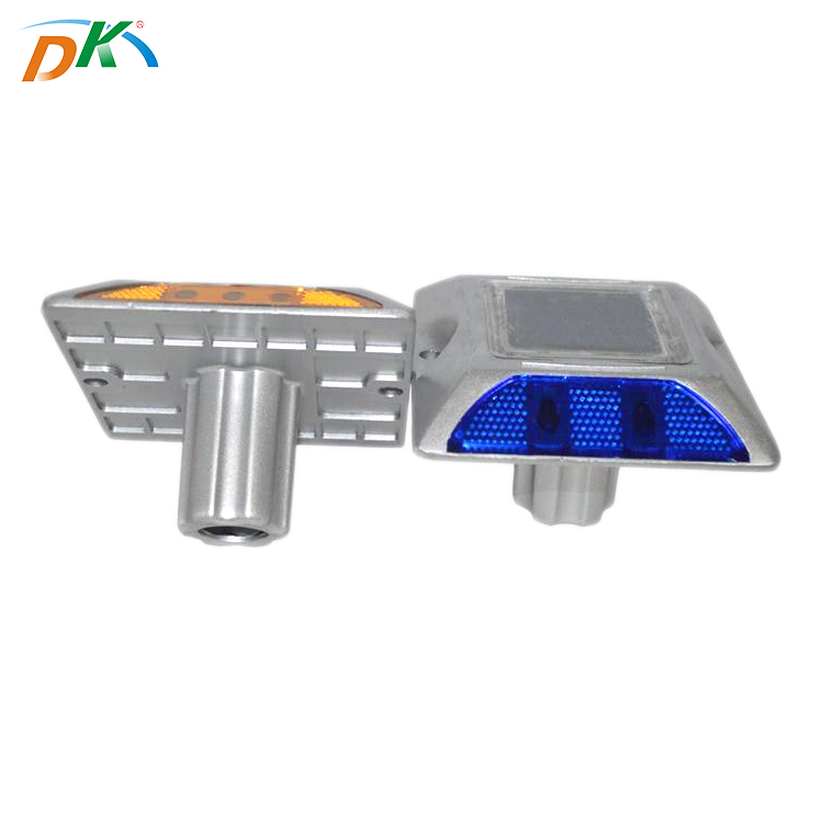 DK Road Stud Solar Led Warning Traffic Light Cat Eye Wholesaler