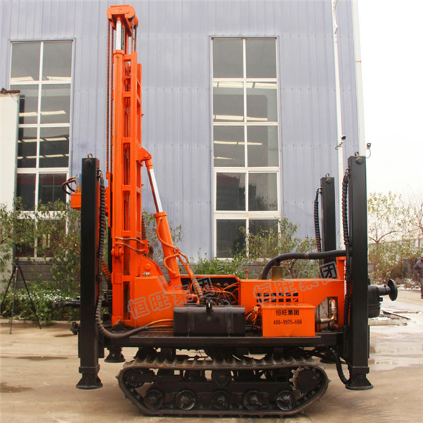 Crawler pneumatic drilling machine pneumatic drilling locomotive