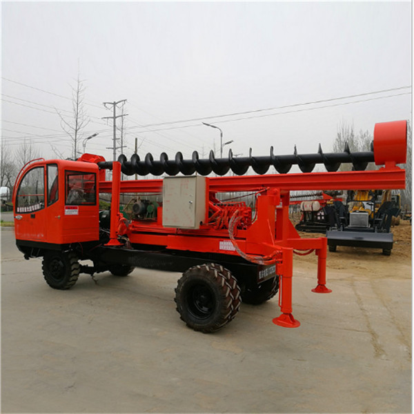 Hydraulic screw steel post ramming spiral piling machine