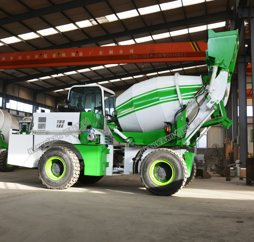 180 degree small self mixing concrete truck with 3.2 cubic meter