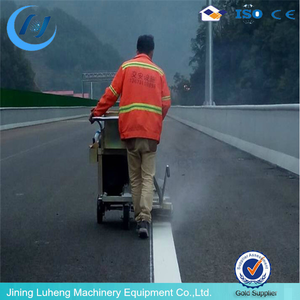 themoplastic spray road line marking machine