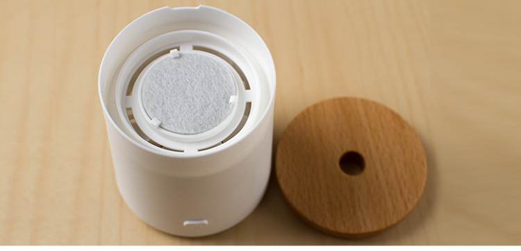 Mini Cool Mist Diffuser Wireless Charger Battery Operated light Wood Cap Aroma Humidifier with Cylindrical Shape