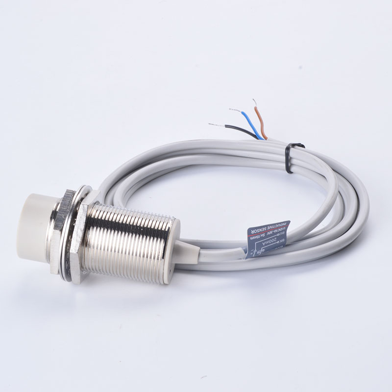 M30 15mm Sensing Distance DC10-30V 3-wire NPN NO Cylinder Inductive Sensor Proximity Switch