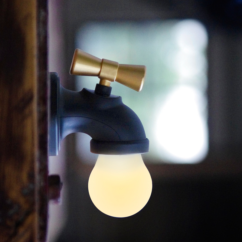 The intelligent voice control mode tap light for kids