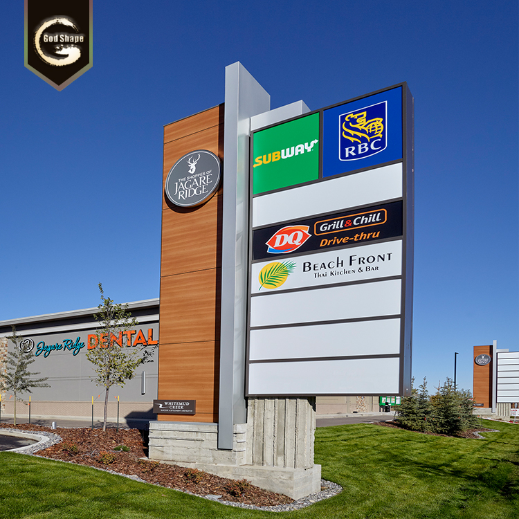 Plaza Freestanding Pylon Sign Advertising Led Wayfinding Direction Sign