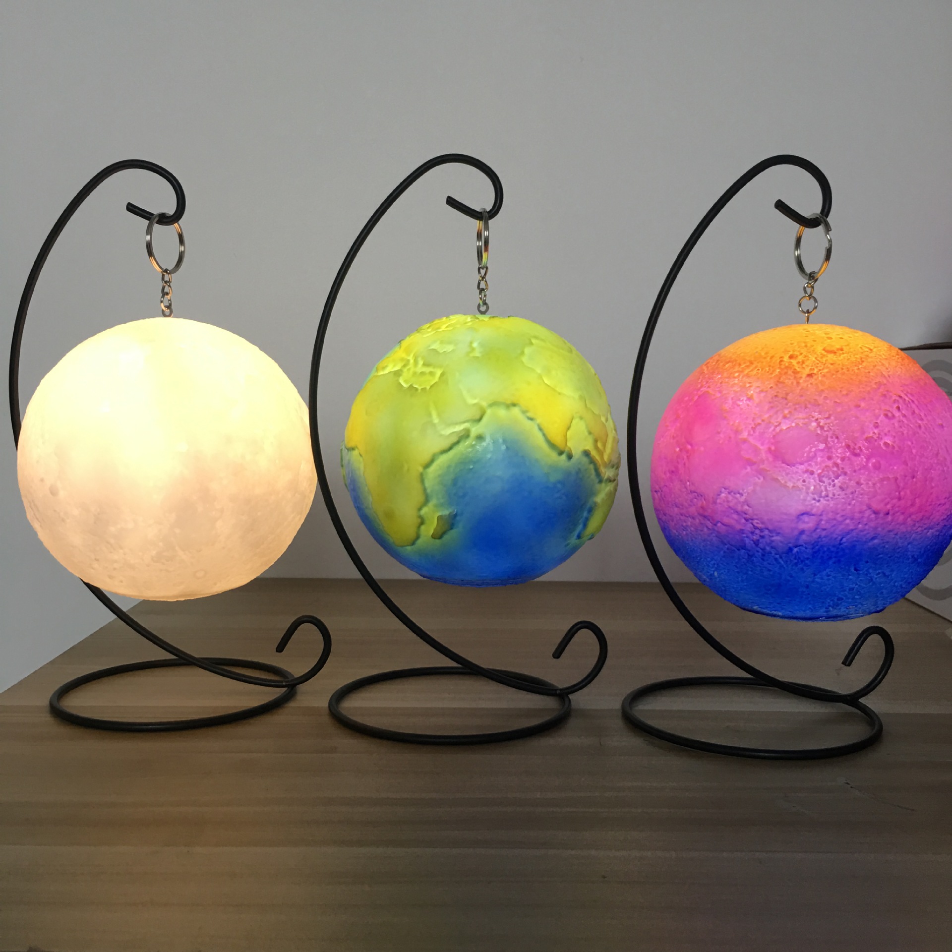 2019 New RGB 16 Colors USB Charging Remote & Touch Control Night Light Earth Shape 3D Moon Lamp