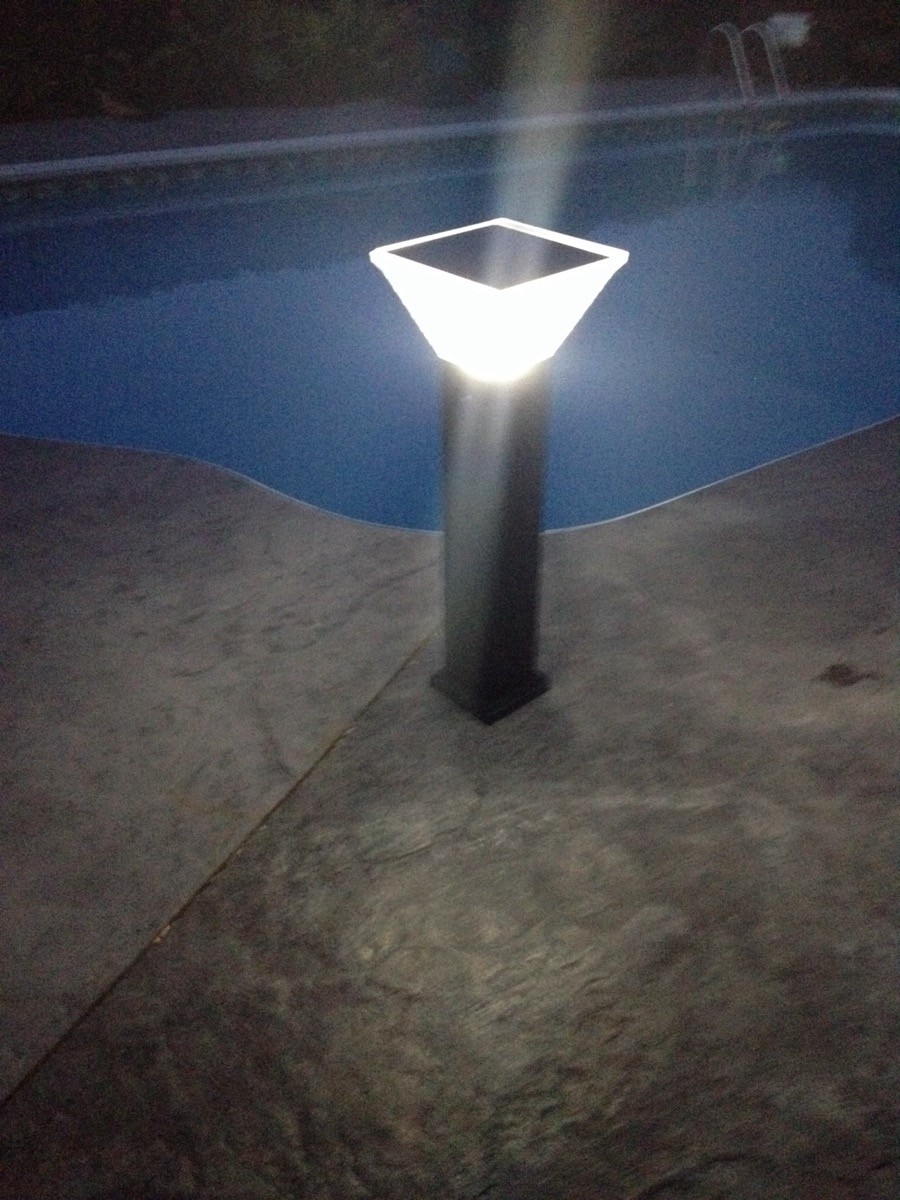 2015 Hotsale eco-friendly outdoor solar powered lawn lamp,decorative garden light or gallery light(JR-B008)