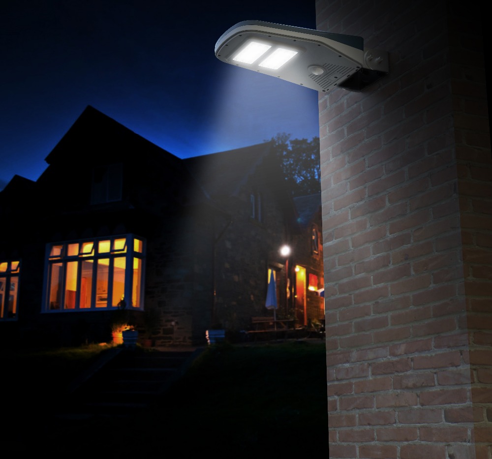 Solar Powered Outdoor aluminum Lamp Post Commercial 60W Solar Street Light