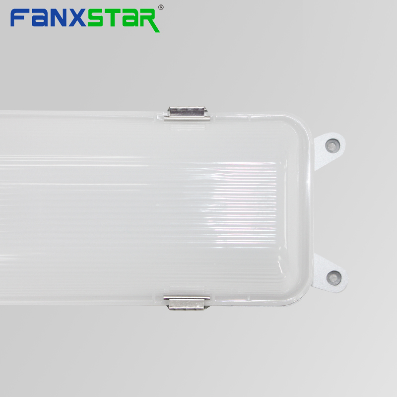 5 years warranty  5000k color temperature led batten triproof light