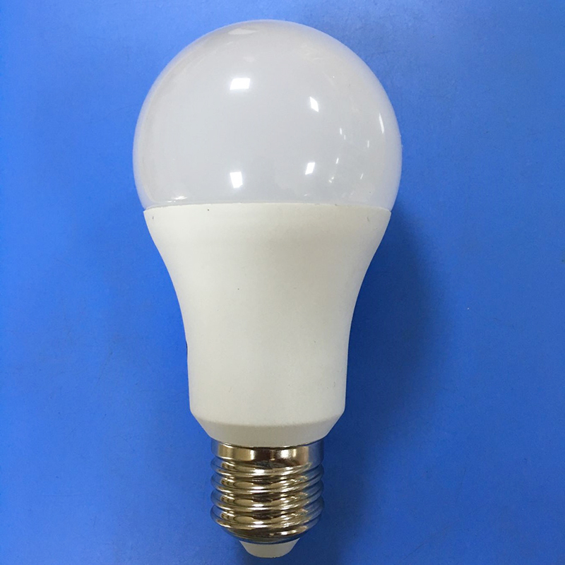 High Lumen e27 220v A60 led lamp bulb lights pc+ aluminium with factory price