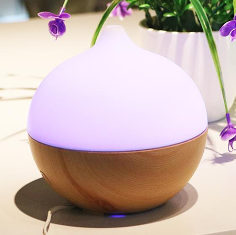 CE Certificated 2018 Hot Classic LED Light Aromatherapy Essential Oil Diffuser for Birthday present