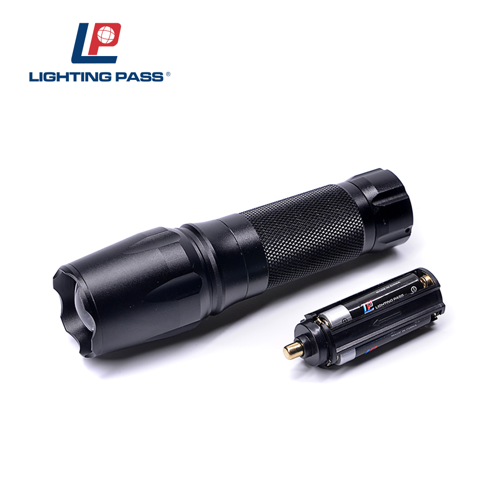 High quality T6 Bulb portable 18650 tactical led flashlight for outdoor using