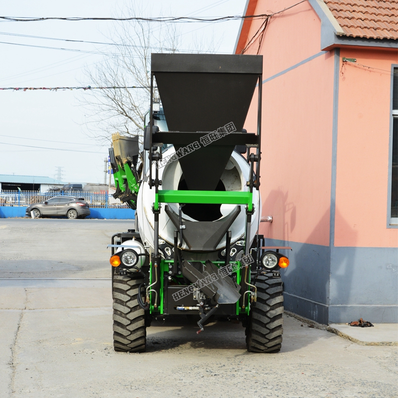 New Design 3.2 CBM self loading mobile concrete mixer