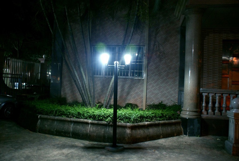 Excellent strong performance Outdoor Waterproof Solar garden Light solar outdoor light solar led bollard light