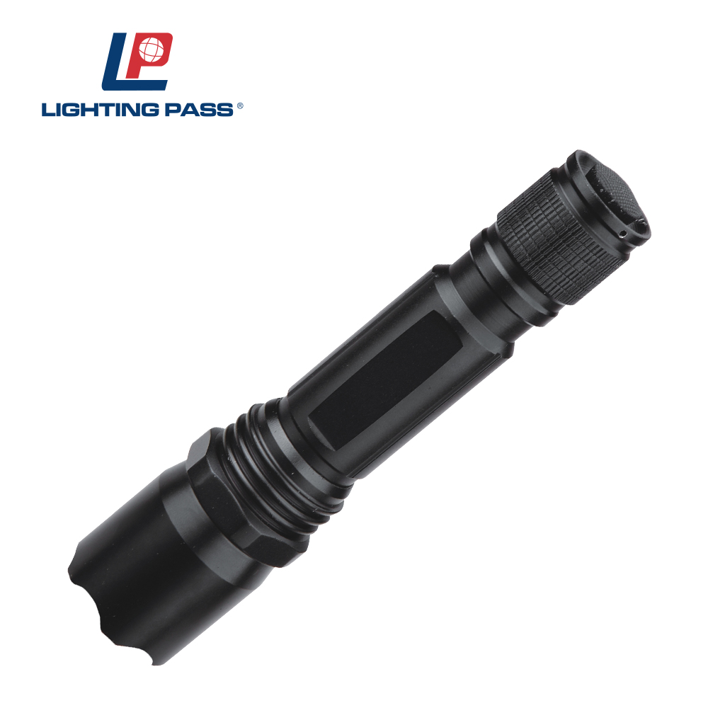 Focus adjustable tactical hunting creexml led swat flashlight