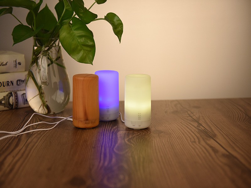 100ml Mini USB  Ultrasonic Aroma Diffuser Create Mist & Fragrance by Vaporizing Water and Essential Oil for Home