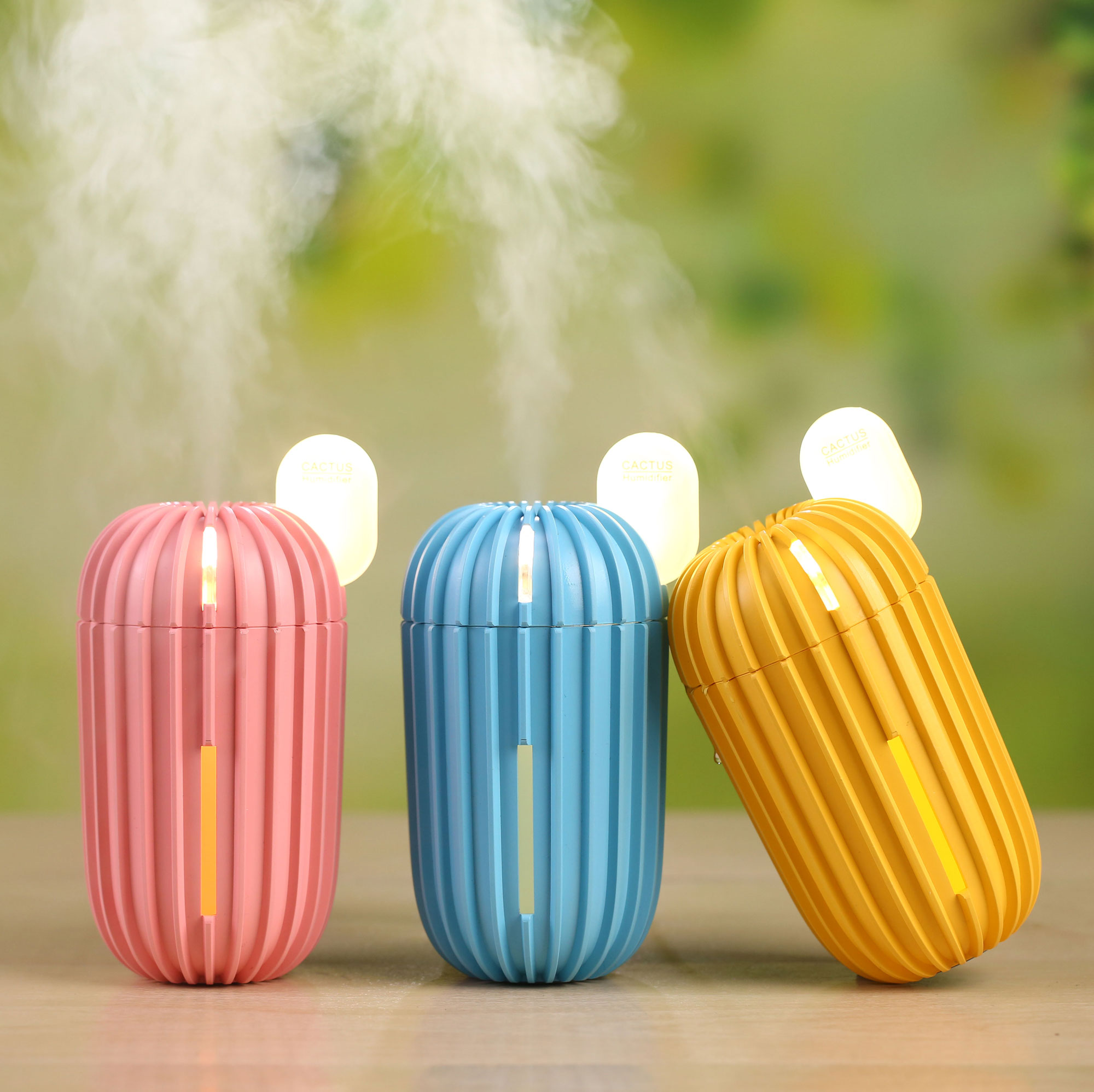 200ml USB Cactus Humidifier with Beautiful Light Card Little Decor in Study, Living Room, and Office