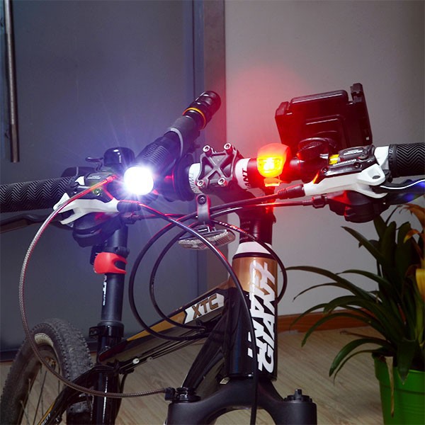 Battery Operated 2 Modes Multicolor 2 LED Bicycle Light Silicone Bicycle Light