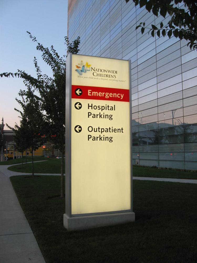 Outdoor large freestanding aluminium illuminated led pylon sign advertising illuminate pylon sign