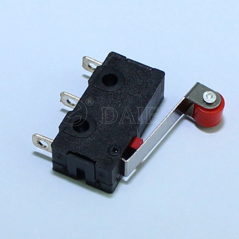5A 3 Pin Momentary Roller KW4 Micro Switch With Solder Terminal