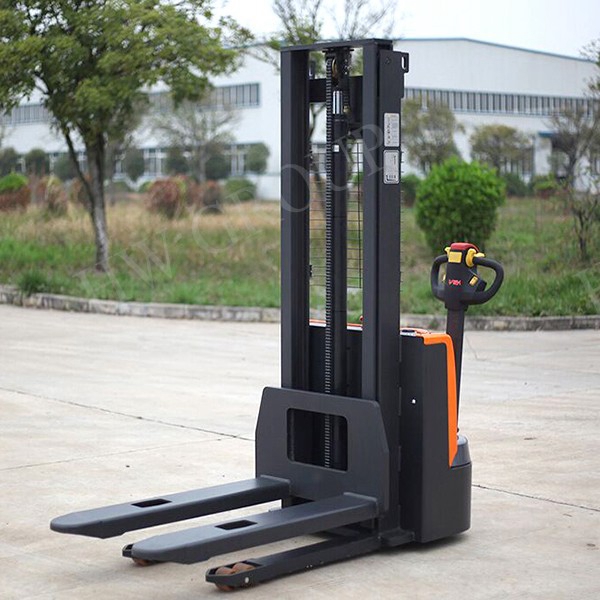 3 wheel electric powered reach stacker with rubber solid tyre