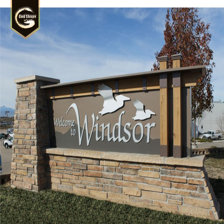 Monument pylon freestanding signage in street side decorate attractive directional and wayfining sign