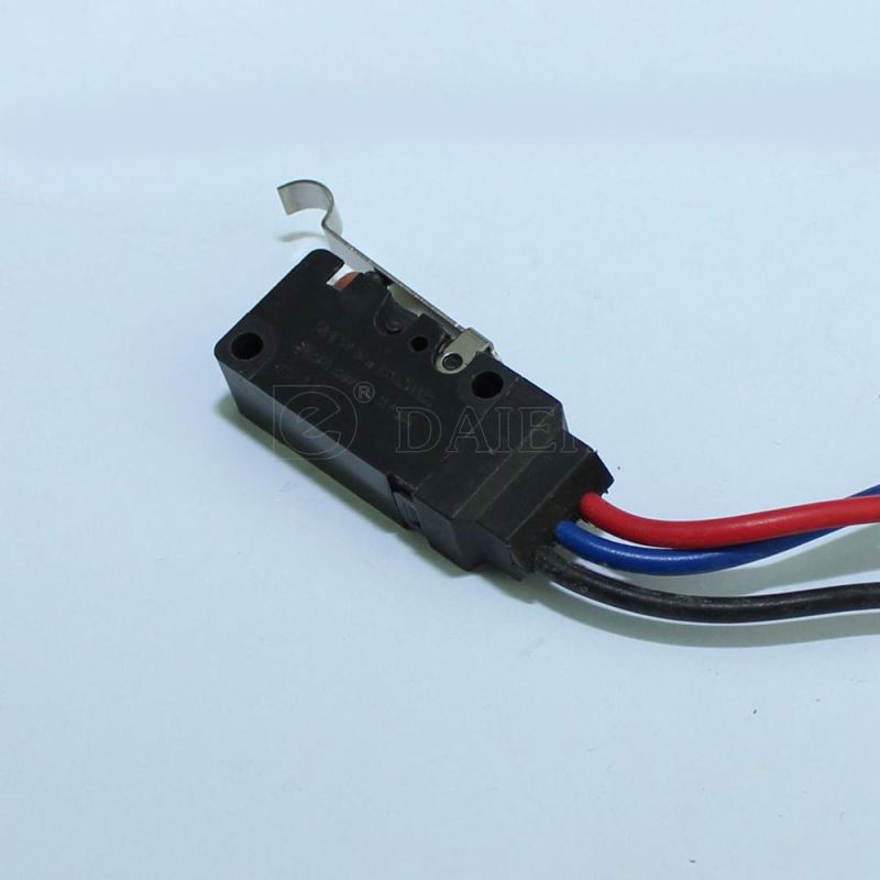 10A 250VAC SPDT Waterproof Miniature Limit Switch With Arc Lever