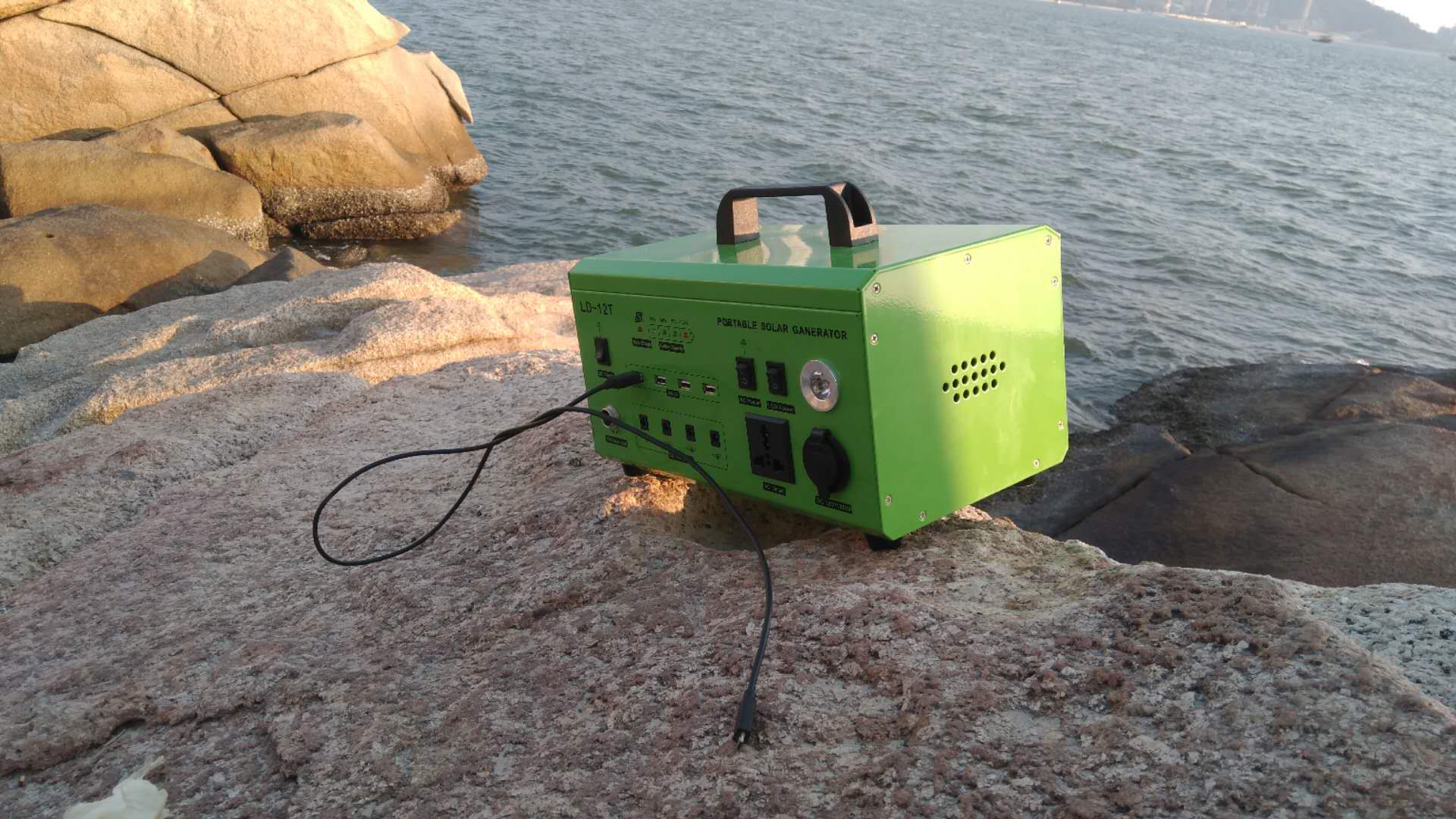 2018 Hot Sale 18v 50w 100w Cell AC   Solar Lithium Battery Power System For Home