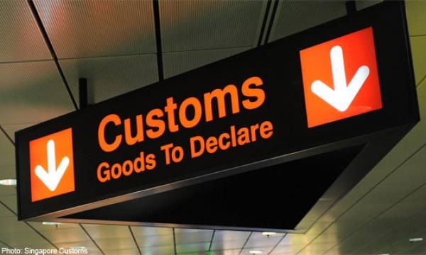Outdoor aluminium profile solar and scrolling airport railway station wayfinding guide signs