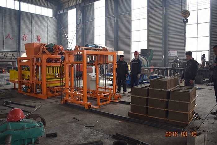 hydraulic press clay soil mud interlocking brick making machine