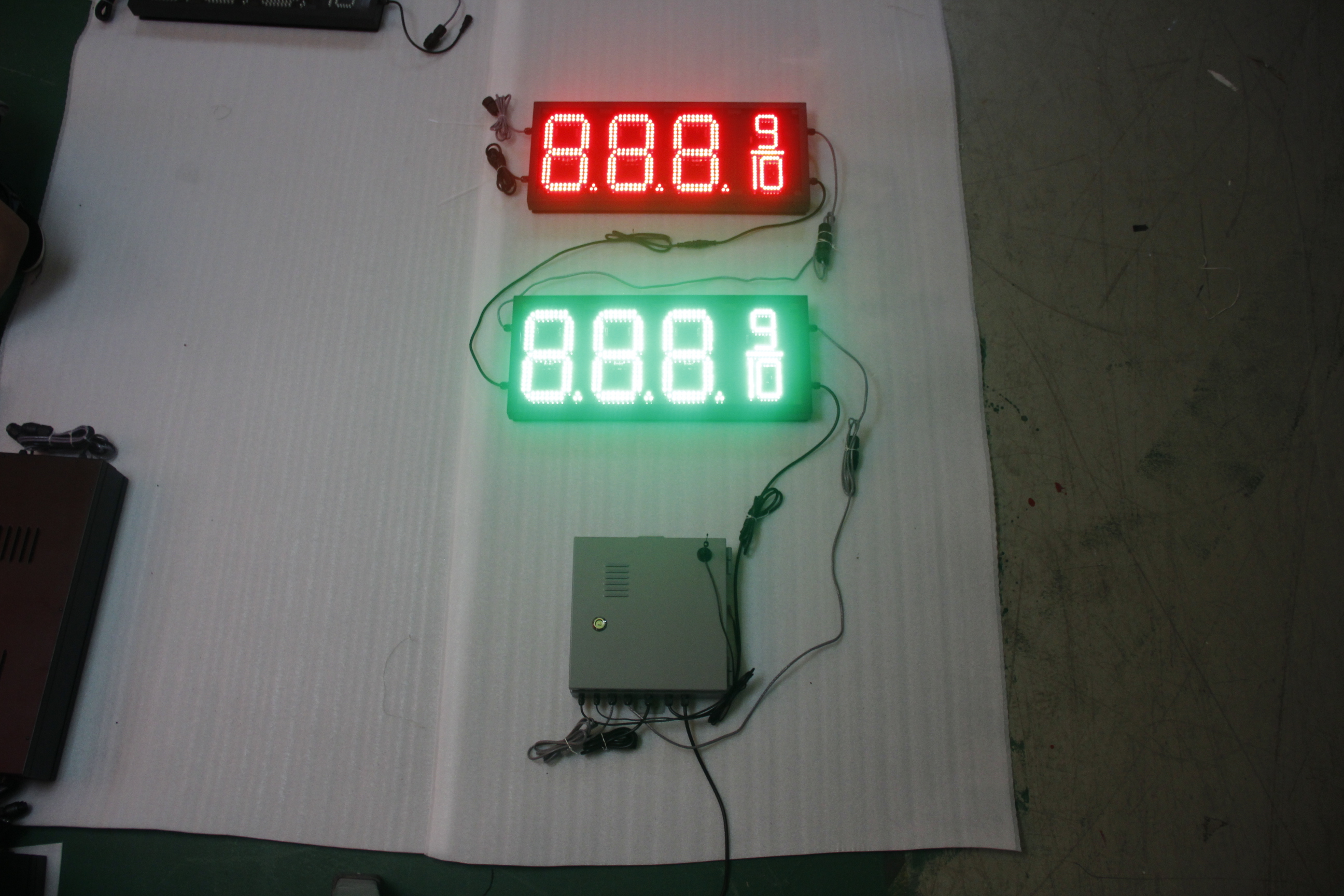 8 Inch 7 Segment LED Gas Price Sign for Gas Station One Red, One Green and One Control Box, Super Bright for Advertising