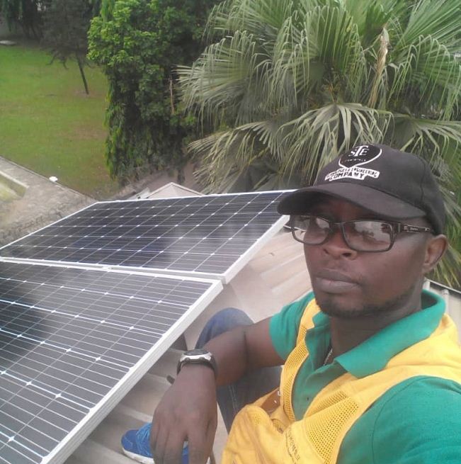 High efficiency rotating solar panel stand for PV module