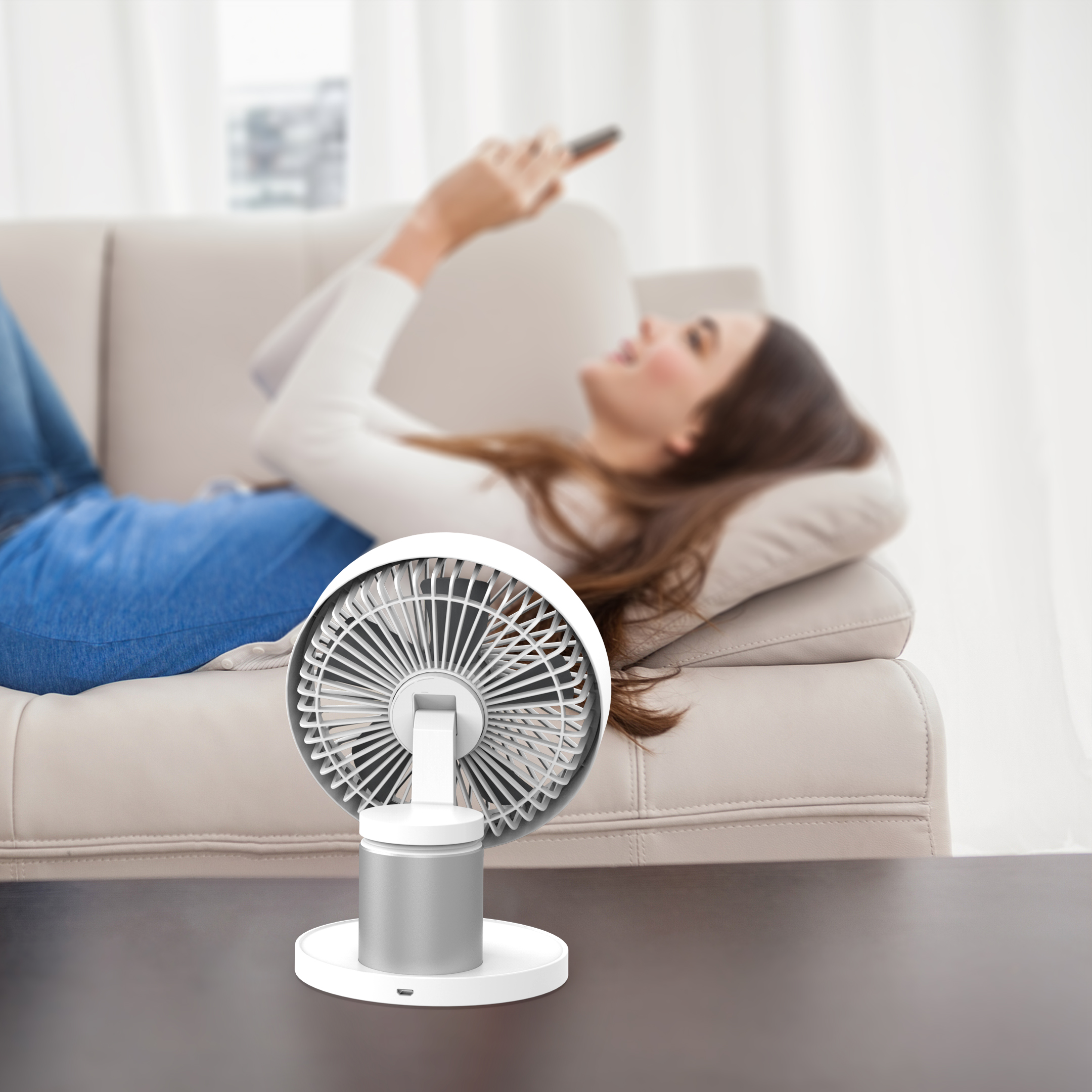 USB Desk Fan, Three-Speed Wind Portable Ultra-Quiet Mini Fan with 60 degree Up and Down Office Family