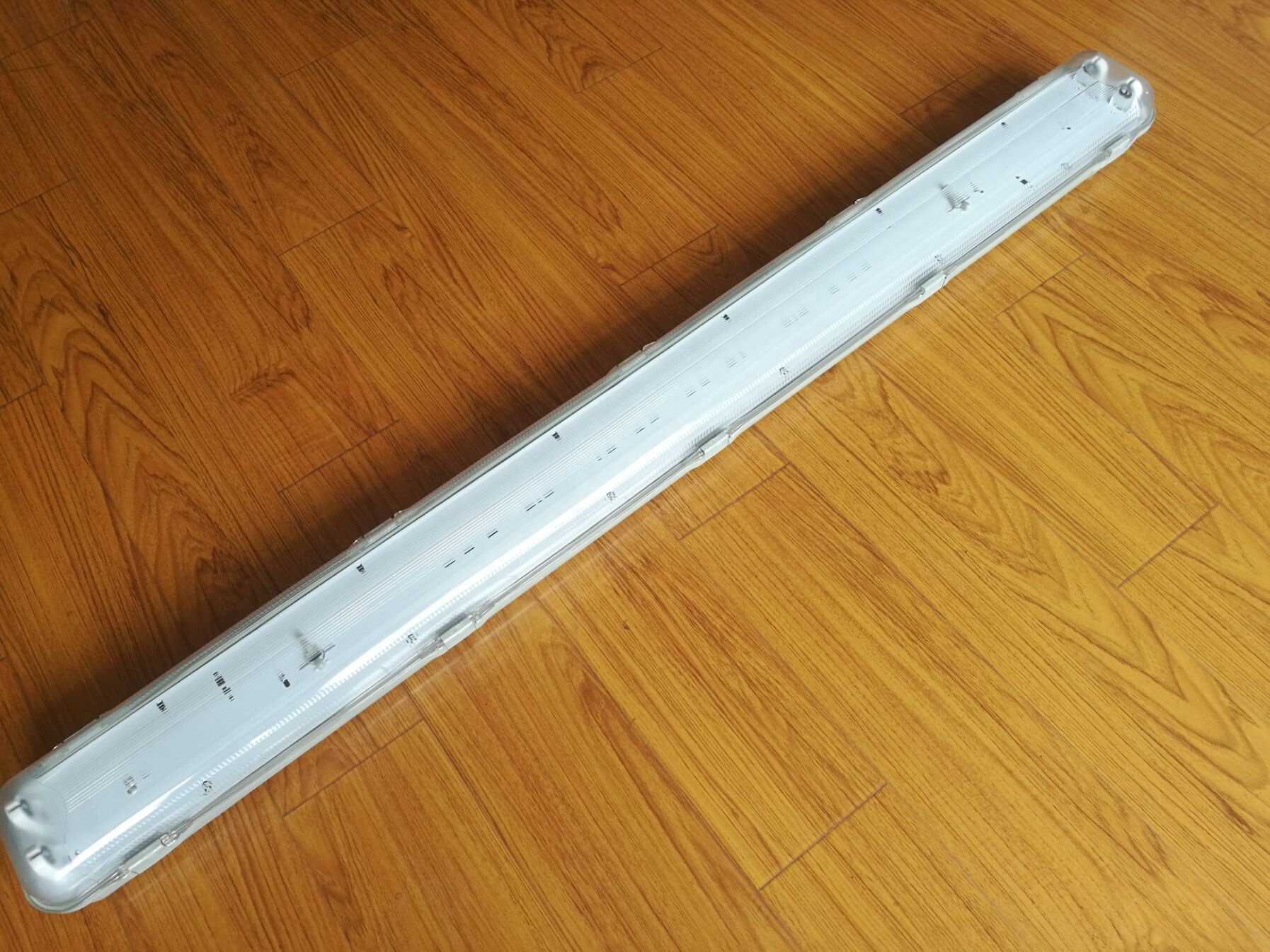 LLX-TriProof-158C Hot Selling 2700~6500K SAA C-Tick Single Tube T8 Fluorescent Fixture