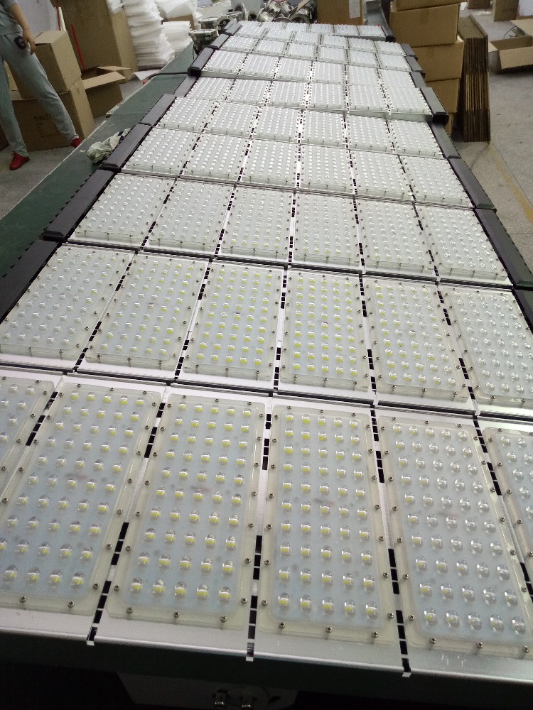 5 year warranty 100w 120w 150w 180w 200w 300w modular LED flood light