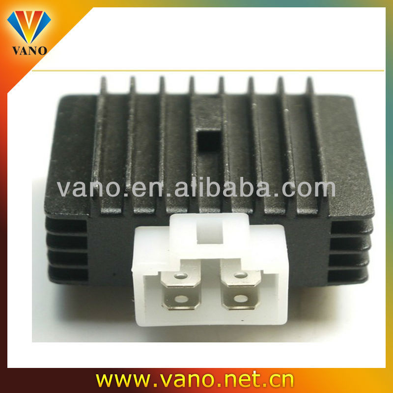 Stabilizing voltage output 12V regulator for motorcycle