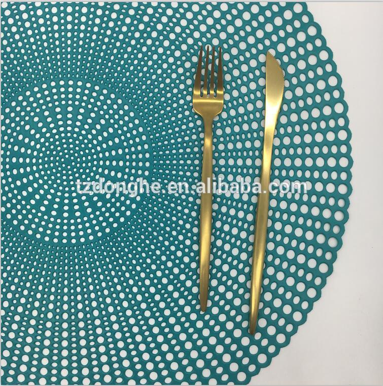 Tabletex Eco-Friendly pvc round hollow gold christmas placemat