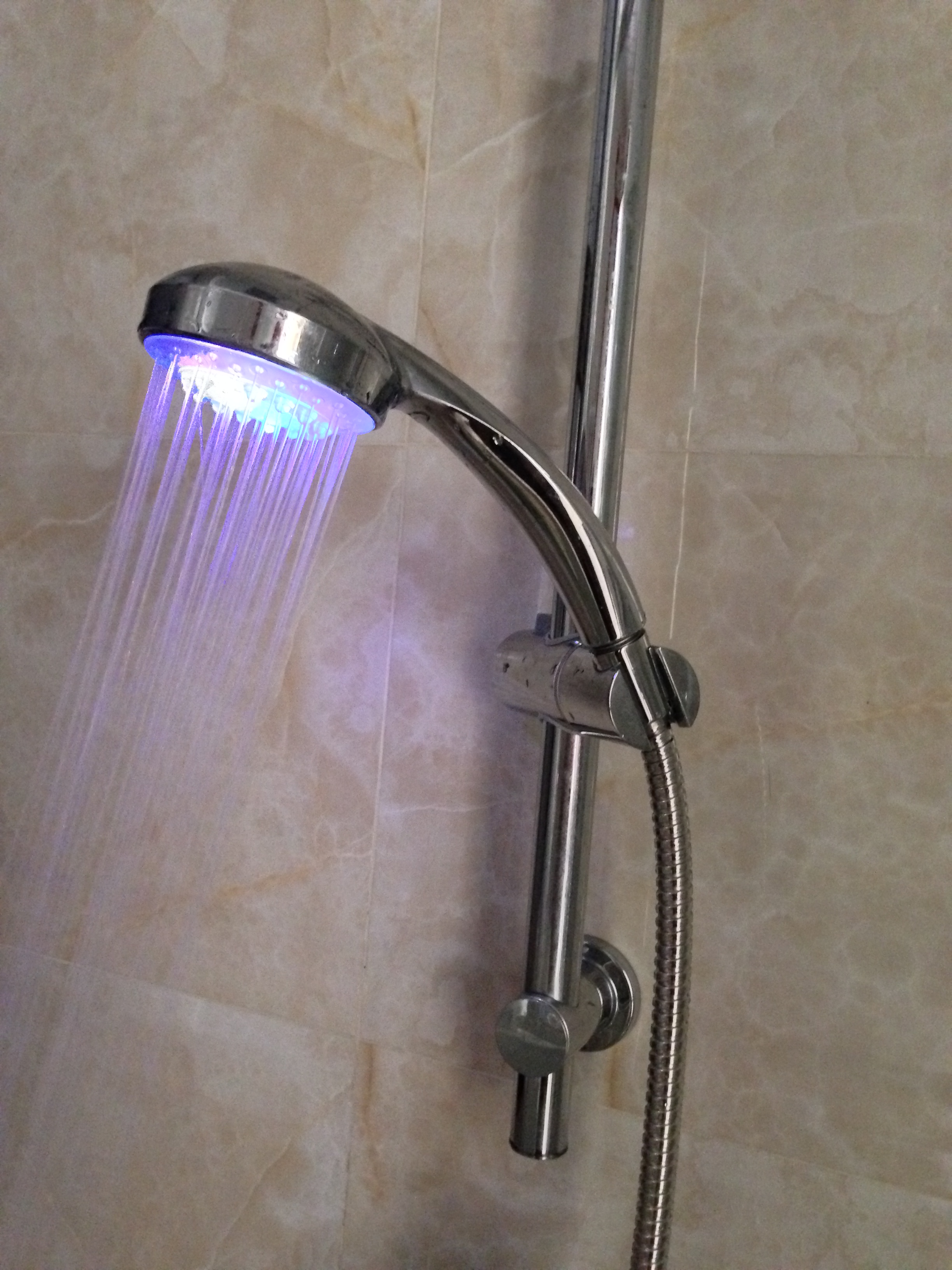 New Style Bathroom smart automatic multiple colors gradual change light led shower